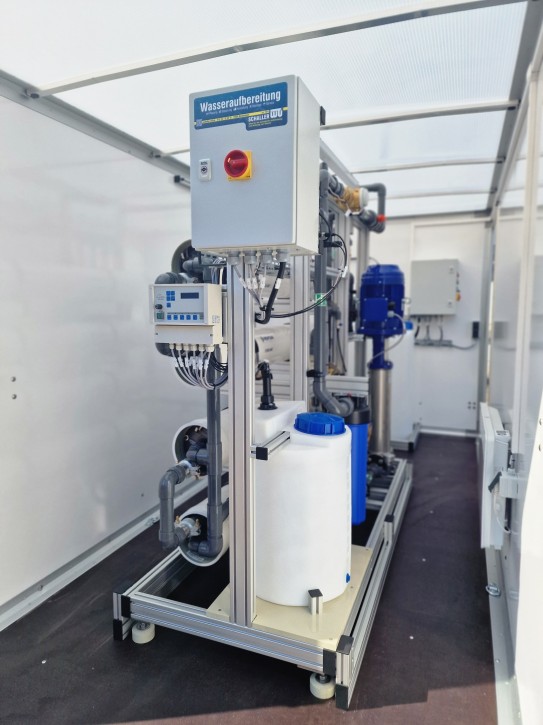 Mobile Umkehrosmoseanlage<br>2.000 l/h im Anhänger<br>Inkl. Dosieranlage