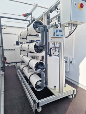 Mobile Umkehrosmoseanlage<br>2.000 l/h im Anhänger<br>Inkl. Dosieranlage